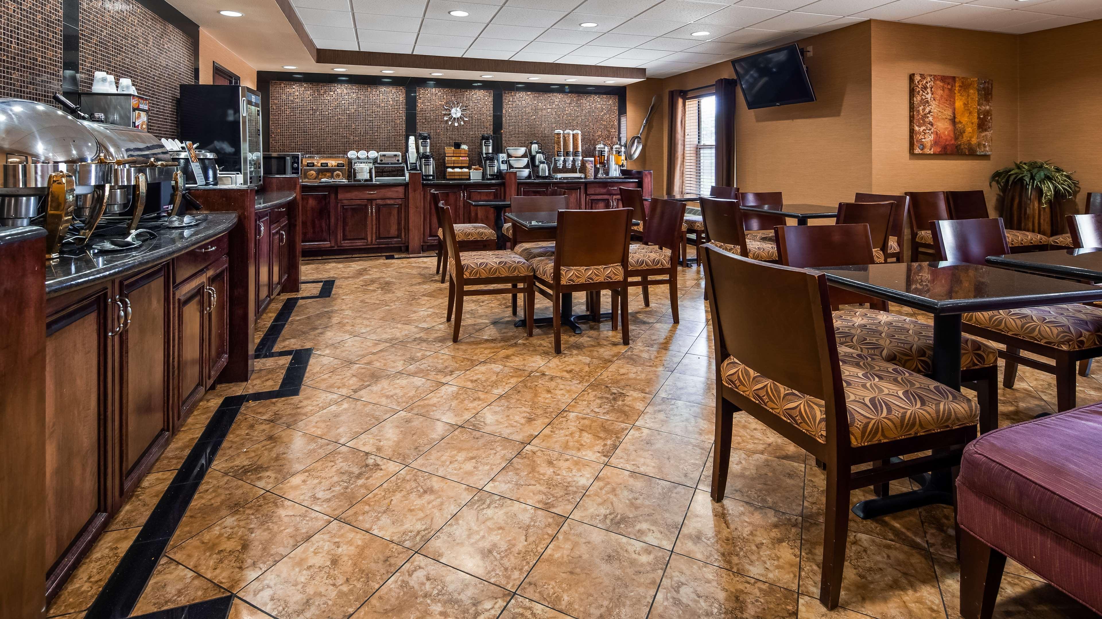 Best Western Plus Midwest Inn & Suites Salina Zewnętrze zdjęcie