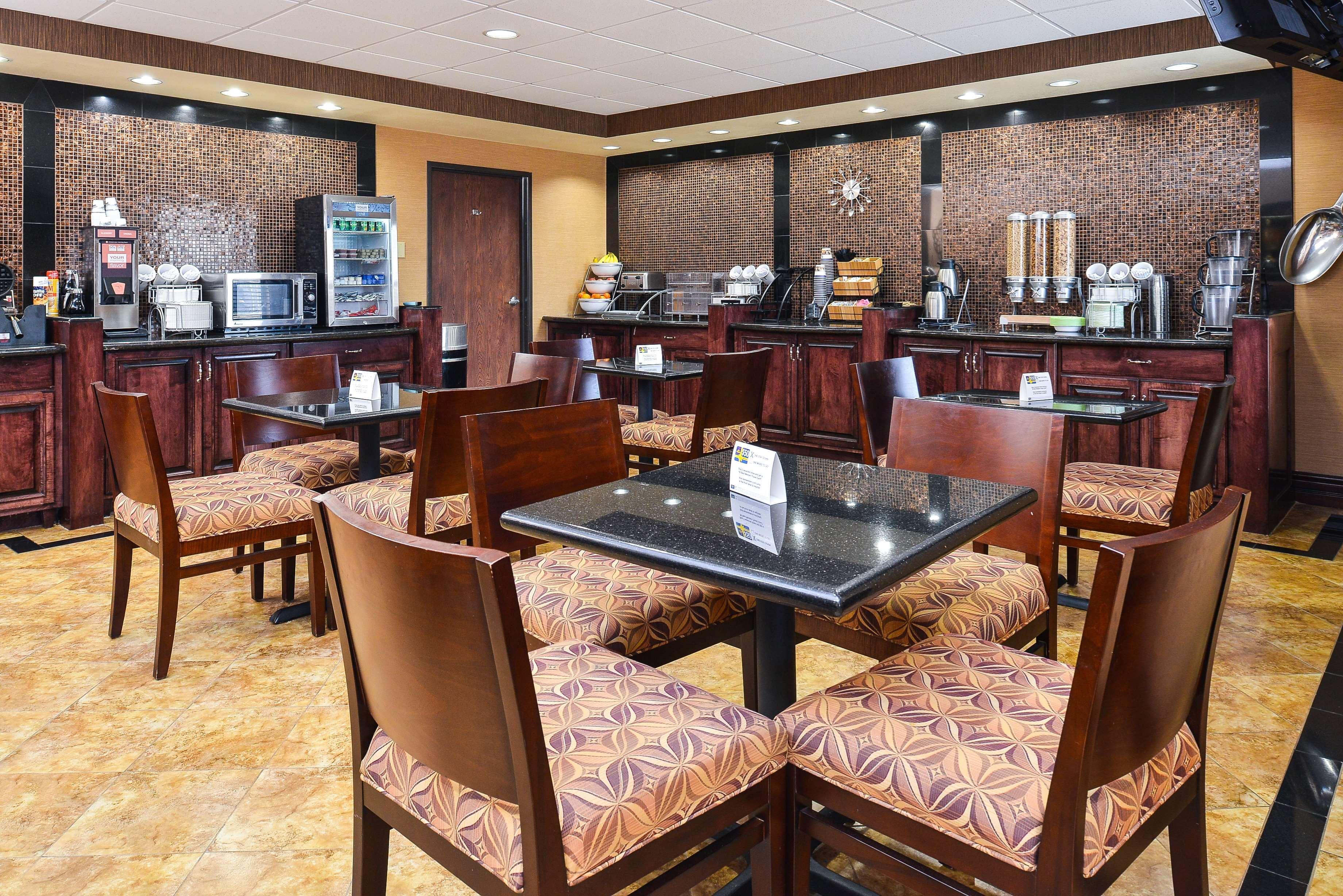 Best Western Plus Midwest Inn & Suites Salina Zewnętrze zdjęcie