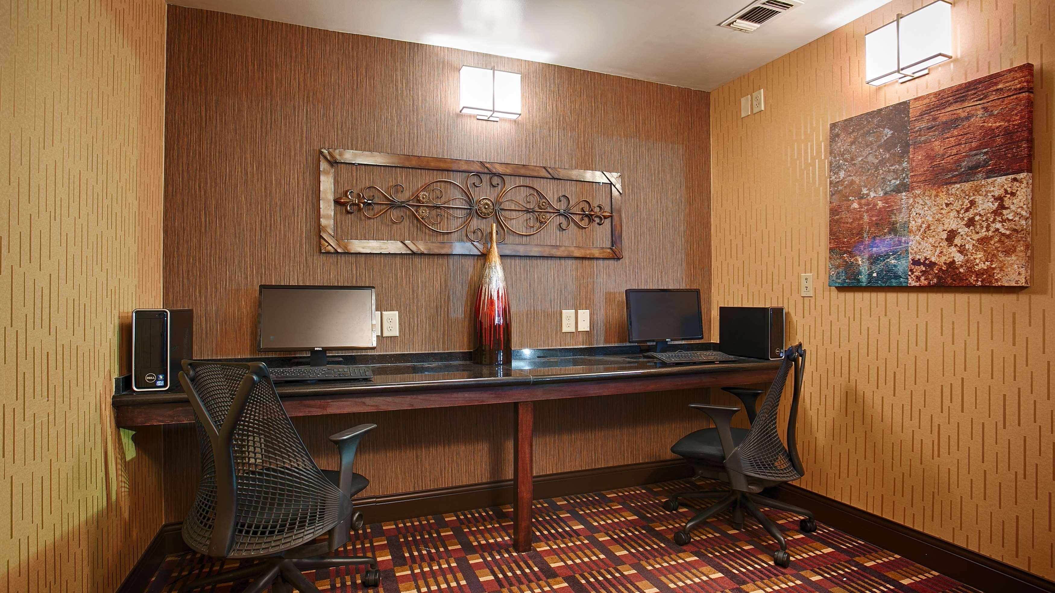 Best Western Plus Midwest Inn & Suites Salina Zewnętrze zdjęcie