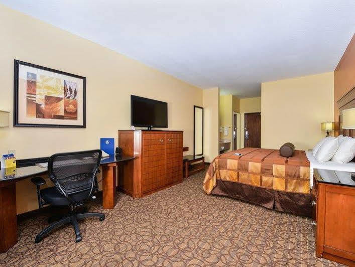 Best Western Plus Midwest Inn & Suites Salina Zewnętrze zdjęcie